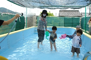 子育てひろば 7月10日（水）プール水遊びの写真2