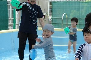 子育てひろば 7月10日（水）プール水遊びの写真3